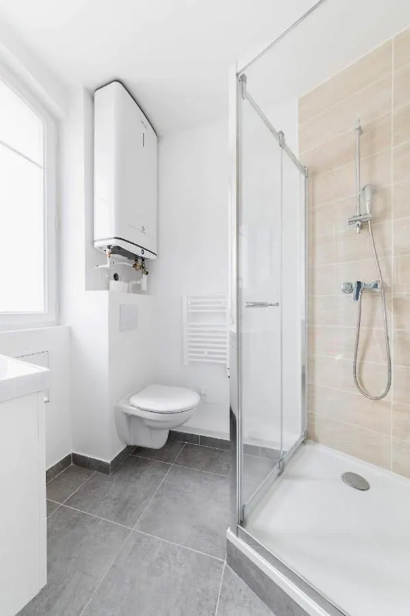 Appartement Service 2 Pieces Au Coeur Du 19E - 4P Paris
